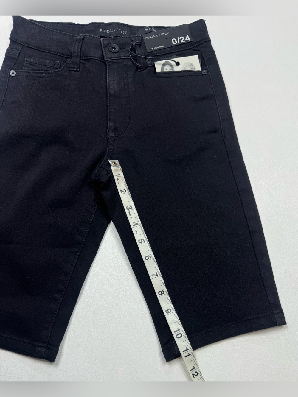 Kendall & Kylie 11in Stretch Black Jean Shorts Size 24/0 - Picture 7 of 10